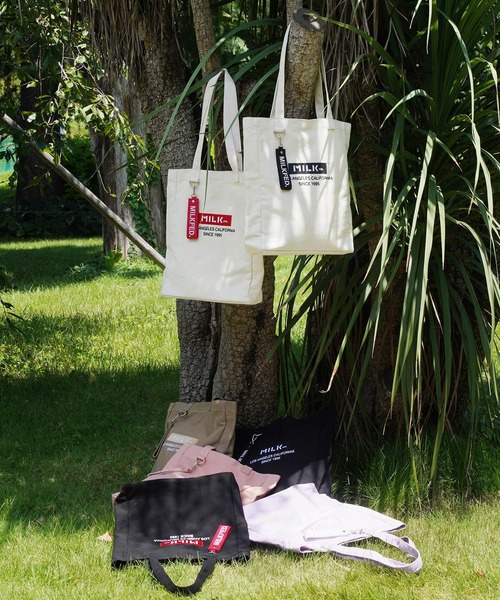 MILKFED.(ミルクフェド)の「BAR AND UNDERLOGO SQUARE TOTE BAG/キャンバス トートバッグ(トートバッグ・レディース・ホワイト/ブラック/ベージュ/パープル/レッド/ピンク/A・ONE SIZE)」の11枚目の写真
