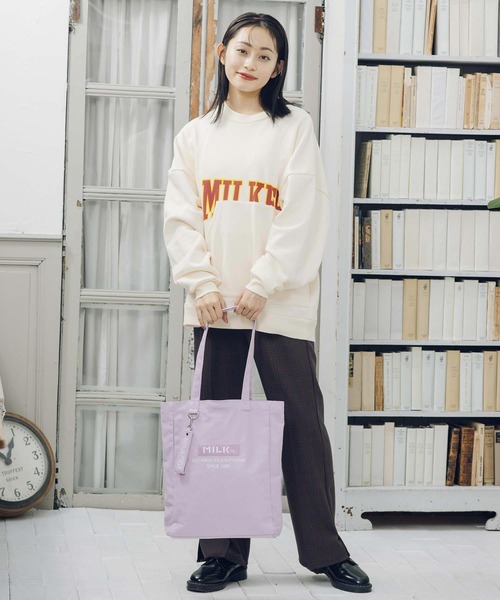 MILKFED.(ミルクフェド)の「BAR AND UNDERLOGO SQUARE TOTE BAG/キャンバス トートバッグ(トートバッグ・レディース・ホワイト/ブラック/ベージュ/パープル/レッド/ピンク/A・ONE SIZE)」の17枚目の写真