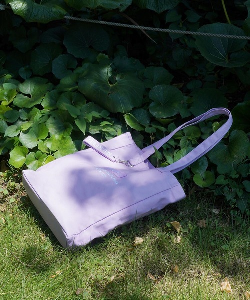 MILKFED.(ミルクフェド)の「BAR AND UNDERLOGO SQUARE TOTE BAG/キャンバス トートバッグ(トートバッグ・レディース・ホワイト/ブラック/ベージュ/パープル/レッド/ピンク/A・ONE SIZE)」の20枚目の写真