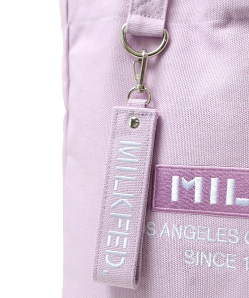 MILKFED.(ミルクフェド)の「BAR AND UNDERLOGO SQUARE TOTE BAG/キャンバス トートバッグ(トートバッグ・レディース・ホワイト/ブラック/ベージュ/パープル/レッド/ピンク/A・ONE SIZE)」の9枚目の写真