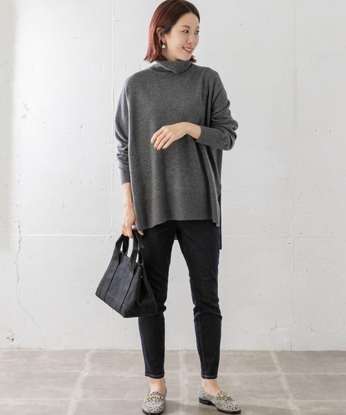 URBAN RESEARCH Sonny Label(アーバンリサーチサニーレーベル)の「ウールカシミヤタートルネックプルオーバー(ニット/セーター・レディース・グレー/オフホワイト/ブルー・FREE)」の11枚目の写真