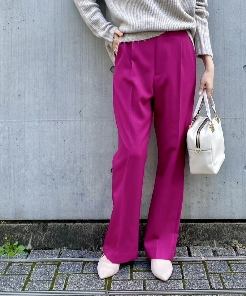 RIVE DROITE（リヴドロワ）の「《2サイズ展開》冬のスタイリングに華やかさをプラス　ウールライクバックスリットパンツ（その他パンツ・レディース・ライトグレー/ピンク・36/38）」の2枚目の写真