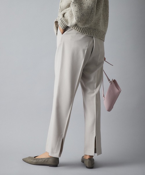 RIVE DROITE（リヴドロワ）の「《2サイズ展開》冬のスタイリングに華やかさをプラス　ウールライクバックスリットパンツ（その他パンツ・レディース・ライトグレー/ピンク・36/38）」の22枚目の写真
