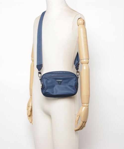 Guess（ゲス）の「LITTLE BAY Crossbody Camera（ショルダーバッグ・レディース・ネイビー/ホワイト・ONE SIZE）」の15枚目の写真