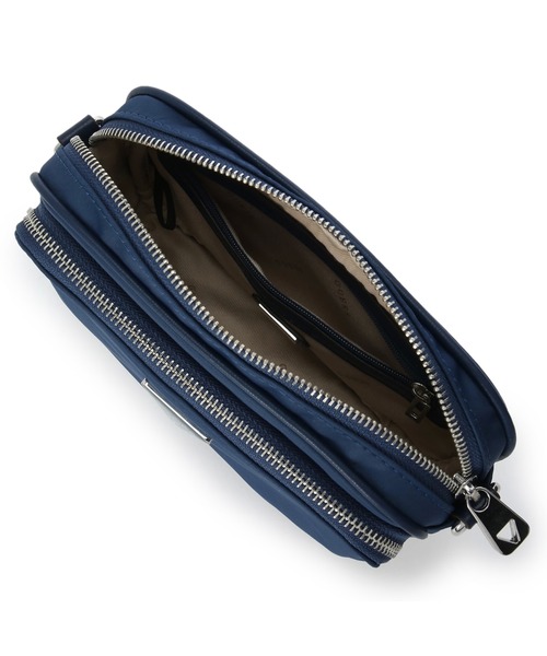 Guess（ゲス）の「LITTLE BAY Crossbody Camera（ショルダーバッグ・レディース・ネイビー/ホワイト・ONE SIZE）」の11枚目の写真