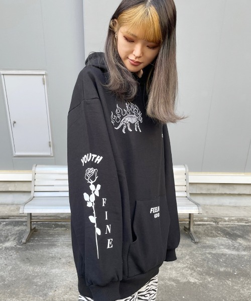 Candy Stripper（キャンディストリッパー）の「FEELING GOOD HOODIE（パーカー・レディース・ブラック/パープル/オレンジ・2）」の4枚目の写真