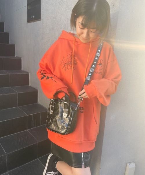 Candy Stripper（キャンディストリッパー）の「FEELING GOOD HOODIE（パーカー・レディース・ブラック/パープル/オレンジ・2）」の16枚目の写真