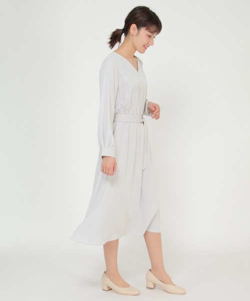 ikka(イッカ)の「ウエストベルトフレアワンピース(ワンピース・レディース・ネイビー/ライトベージュ・M/L)」の21枚目の写真