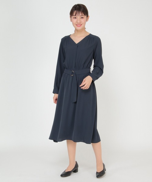 ikka(イッカ)の「ウエストベルトフレアワンピース(ワンピース・レディース・ネイビー/ライトベージュ・M/L)」の22枚目の写真