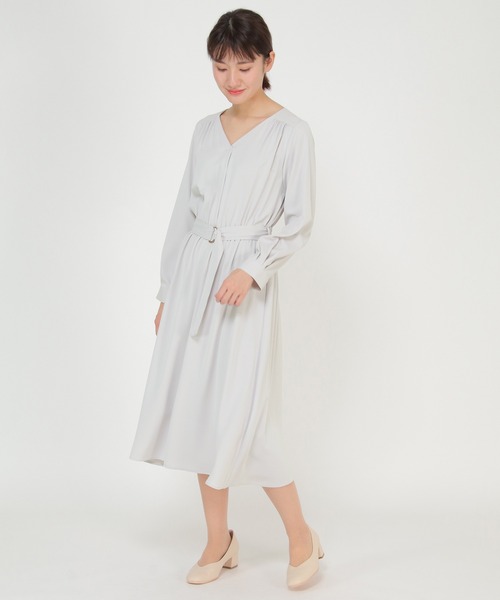 ikka(イッカ)の「ウエストベルトフレアワンピース(ワンピース・レディース・ネイビー/ライトベージュ・M/L)」の3枚目の写真