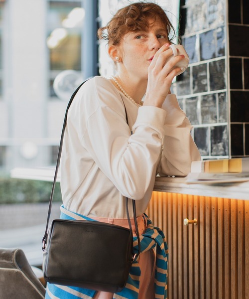 BONLECILL（ボンルシール）の「スクエアミニショルダーバッグ（ショルダーバッグ・レディース・ブラック/ブラウン/ブルー/アイボリー/オフホワイト・FREE）」の7枚目の写真