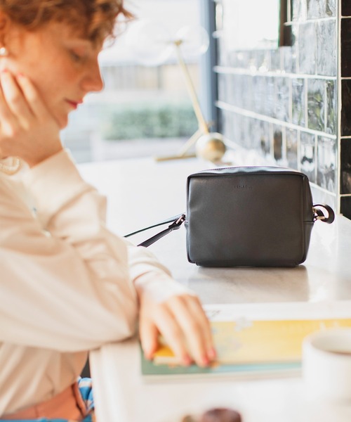 BONLECILL（ボンルシール）の「スクエアミニショルダーバッグ（ショルダーバッグ・レディース・ブラック/ブラウン/ブルー/アイボリー/オフホワイト・FREE）」の9枚目の写真