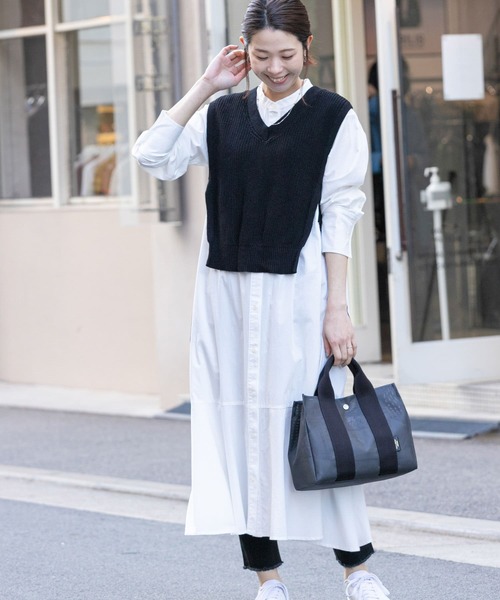 URBAN RESEARCH Sonny Label（アーバンリサーチサニーレーベル）の「ニットベストxマーメードヘムシャツワンピース SET（ワンピース・レディース・ブラック/グレー/ネイビー・FREE）」の15枚目の写真