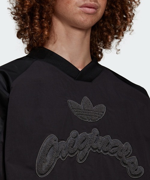 アディダス CLGT ポップオーバー ウインドブレーカー 黒 adidas（アディダス）の「CLGT ポップオーバー ウインドブレーカー