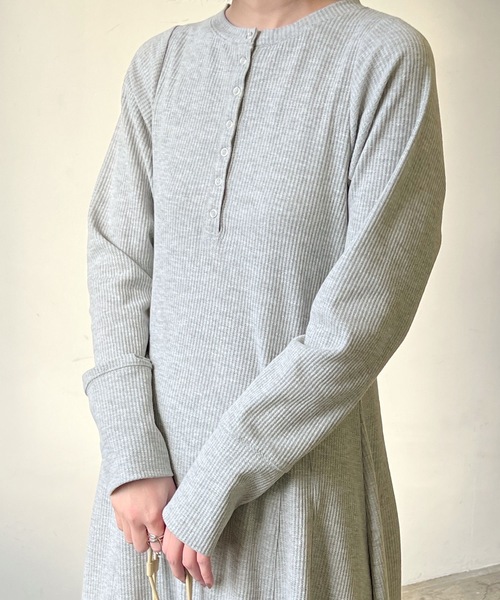 LIAN（リアン）の「サーマルフレアワンピース（ワンピース・レディース・アイボリー/ブラック/ミックスグレー・FREE）」の9枚目の写真