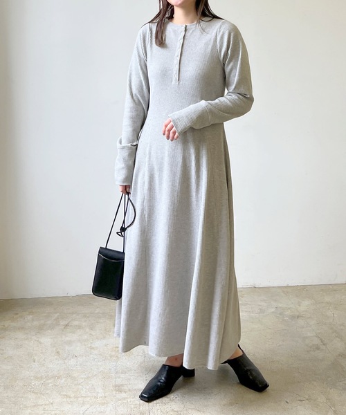 LIAN（リアン）の「サーマルフレアワンピース（ワンピース・レディース・アイボリー/ブラック/ミックスグレー・FREE）」の22枚目の写真