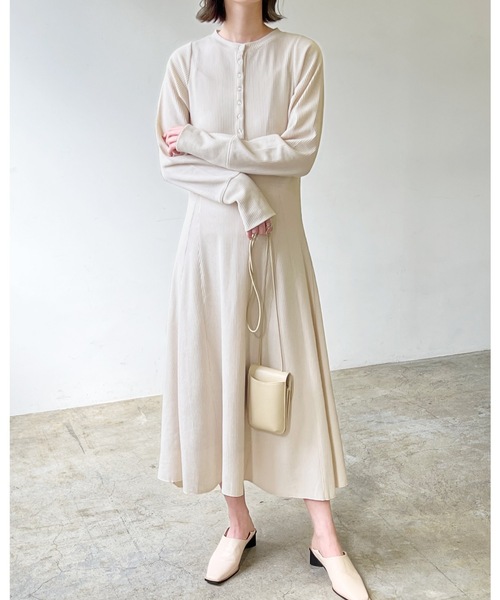 LIAN（リアン）の「サーマルフレアワンピース（ワンピース・レディース・アイボリー/ブラック/ミックスグレー・FREE）」の17枚目の写真