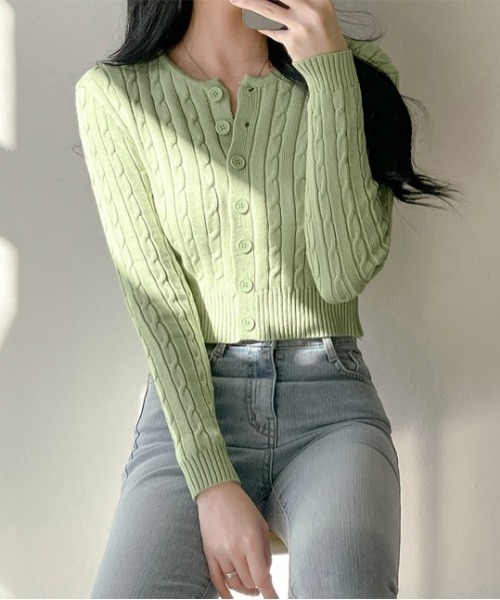 SONA（ソナ）の「SONYUNARA ケーブル編みラウンドネックカーディガン（カーディガン/ボレロ・レディース・ホワイト/ブラック/ライトグリーン/ライトパープル/ピンク・FREE）」の18枚目の写真