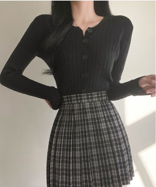 SONA（ソナ）の「SONYUNARA ケーブル編みラウンドネックカーディガン（カーディガン/ボレロ・レディース・ホワイト/ブラック/ライトグリーン/ライトパープル/ピンク・FREE）」の20枚目の写真