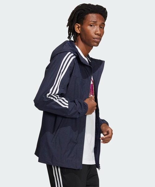 adidas（アディダス）の「スリーストライプス 24/7 クラシック