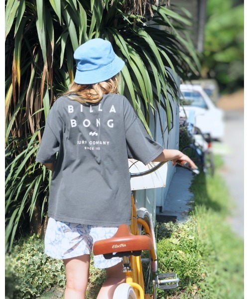 BILLABONG(ビラボン)の「BILLABONG レディース BIG CLEAN LOGO TEE Tシャツ 【2022年春夏モデル】/ビラボン半袖バックプリントTシャツ(Tシャツ/カットソー・レディース・オレンジ系その他/ホワイト/ブラック/ブルー・LARGE/MEDIUM)」の3枚目の写真