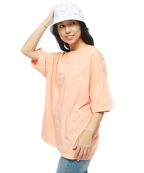 BILLABONG(ビラボン)の「BILLABONG レディース BIG CLEAN LOGO TEE Tシャツ 【2022年春夏モデル】/ビラボン半袖バックプリントTシャツ(Tシャツ/カットソー・レディース・オレンジ系その他/ホワイト/ブラック/ブルー・LARGE/MEDIUM)」の22枚目の写真