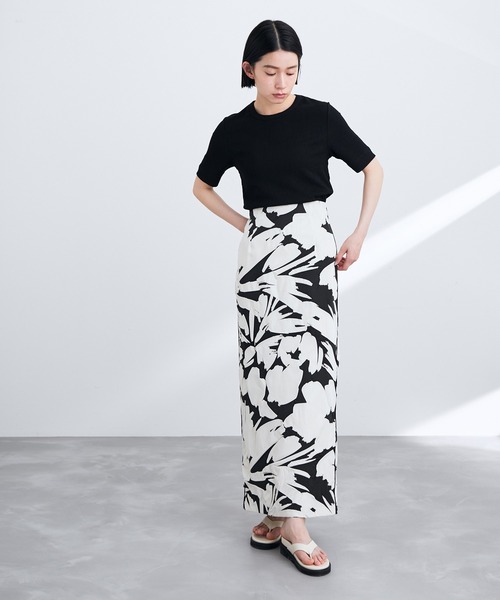 ADAM ET ROPE'（アダムエロペ）の「【一部直営店舗・WEB限定】カットアウトプルオーバー（Tシャツ/カットソー・レディース・ホワイト/ブラック/グリーン系その他・FREE）」の4枚目の写真