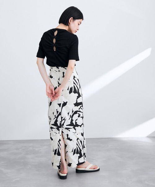 ADAM ET ROPE'（アダムエロペ）の「【一部直営店舗・WEB限定】カットアウトプルオーバー（Tシャツ/カットソー・レディース・ホワイト/ブラック/グリーン系その他・FREE）」の5枚目の写真