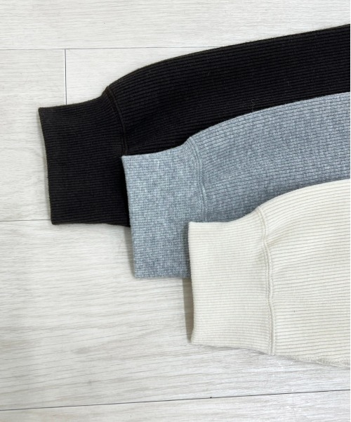 KIIT（キート）の「KIIT キート / HIGHT NECK TRACK PULLOVER オーバー 