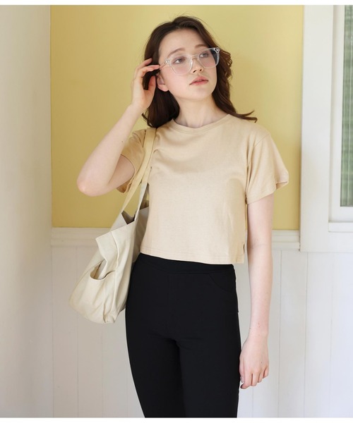 ANAP（アナップ）の「シンプルクロップドTシャツ（Tシャツ/カットソー・レディース・グレー/パープル/オフホワイト/ブラック/ベージュ・FREE）」の4枚目の写真