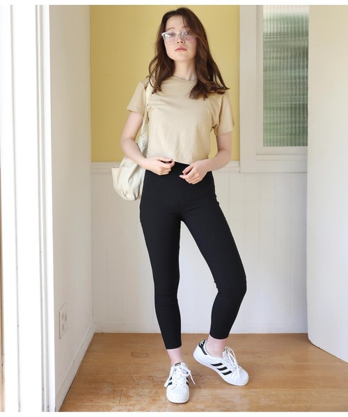 ANAP（アナップ）の「シンプルクロップドTシャツ（Tシャツ/カットソー・レディース・グレー/パープル/オフホワイト/ブラック/ベージュ・FREE）」の22枚目の写真