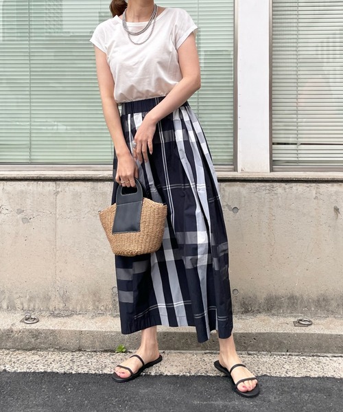 DouDou(ドゥドゥ)の「【新色追加】フレンチT(Tシャツ/カットソー・レディース・ブラック/オフホワイト/ピンク/オレンジ/ライトベージュ/グレイッシュベージュ/ブラウン/ライトグレー/チャコールグレー・SMALL/MEDIUM)」の10枚目の写真