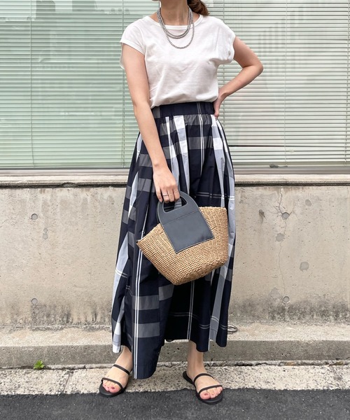 DouDou(ドゥドゥ)の「【新色追加】フレンチT(Tシャツ/カットソー・レディース・ブラック/オフホワイト/ピンク/オレンジ/ライトベージュ/グレイッシュベージュ/ブラウン/ライトグレー/チャコールグレー・SMALL/MEDIUM)」の11枚目の写真