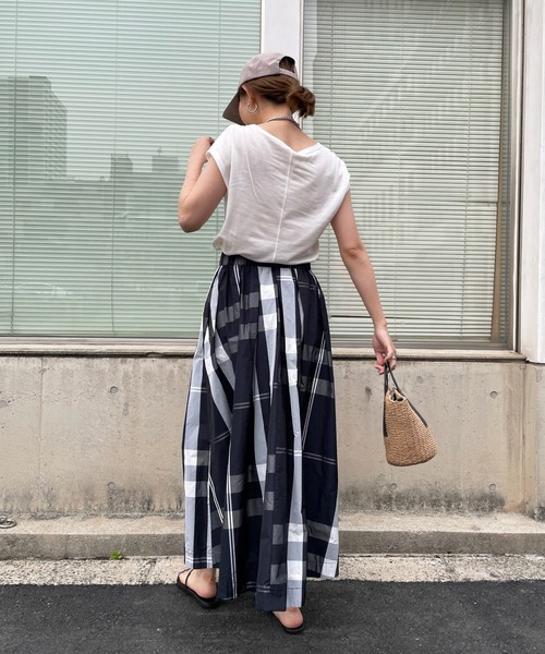 DouDou(ドゥドゥ)の「【新色追加】フレンチT(Tシャツ/カットソー・レディース・ブラック/オフホワイト/ピンク/オレンジ/ライトベージュ/グレイッシュベージュ/ブラウン/ライトグレー/チャコールグレー・SMALL/MEDIUM)」の14枚目の写真