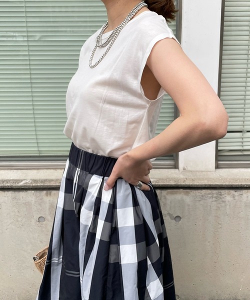 DouDou(ドゥドゥ)の「【新色追加】フレンチT(Tシャツ/カットソー・レディース・ブラック/オフホワイト/ピンク/オレンジ/ライトベージュ/グレイッシュベージュ/ブラウン/ライトグレー/チャコールグレー・SMALL/MEDIUM)」の18枚目の写真