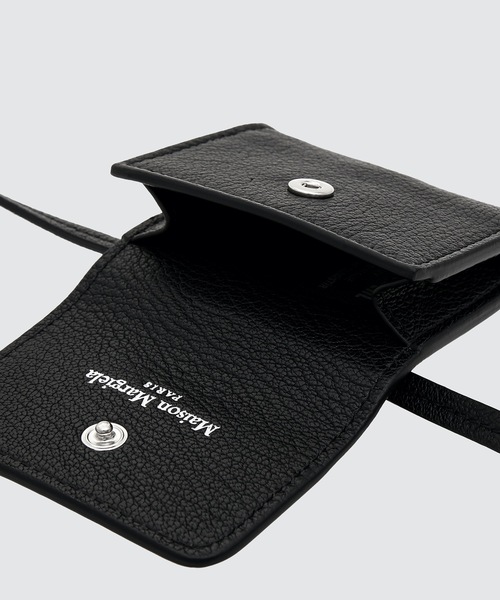 Maison Margiela(メゾンマルジェラ)の「Tech accessories(スマホケース/カバー・メンズ・ブラック・FREE)」の4枚目の写真
