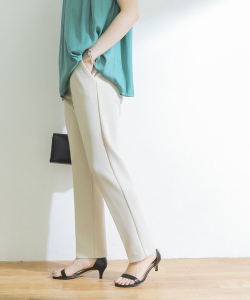 URBAN RESEARCH（アーバンリサーチ）の「ハイウエストスリムテーパードパンツ（その他パンツ・レディース・ピンク/ネイビー/オフホワイト・34/36/38）」の4枚目の写真