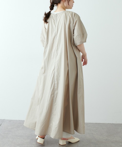 PUAL CE CIN(ピュアルセシン)の「コットンローンペーパー加工コクーン袖ワンピース(ワンピース・レディース・チャコールグレー/ベージュ/マスタード・FREE)」の6枚目の写真