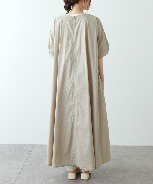 PUAL CE CIN(ピュアルセシン)の「コットンローンペーパー加工コクーン袖ワンピース(ワンピース・レディース・チャコールグレー/ベージュ/マスタード・FREE)」の14枚目の写真