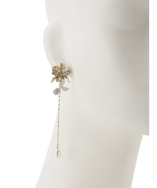 SNIDEL（スナイデル）の「フラワーチェーンピアス（ピアス（両耳用）・レディース・A/B・FREE）」の4枚目の写真