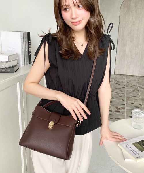 moment+（モーメントプラス）の「スクエアワンハンドルショルダーバッグ（ハンドバッグ・レディース・ブラック/アイボリー/ブラウン・FREE）」の13枚目の写真