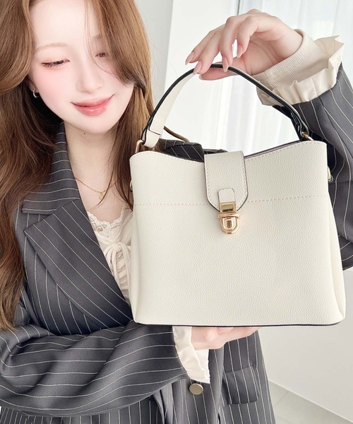完売人気色大人ホワイト♥︎メトロポリス♥︎雑誌掲載カラー♥︎ショルダーバック FURLA（フルラ） メトロポリス バッグ ミニ ショルダー ミニ クロス