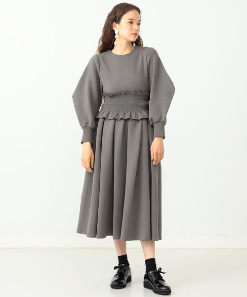 【新品タグ付き】CAROLINA GLASER サテンギャザーワンピース 黒 新品タグ付き】CAROLINA GLASER サテンギャザーワンピース 黒