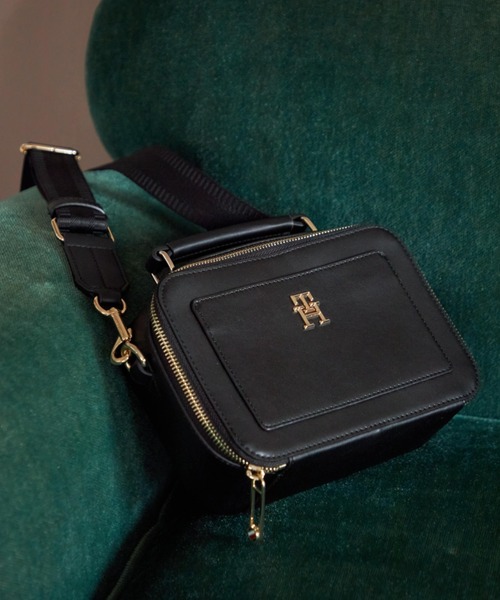 【美品】マルニ　トランク　ショルダーバッグ　ブラック MARNI マルニ TRUNKバッグ ナノ ショルダー トランクバッグ