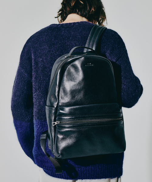 alfredoBANNISTER(アルフレッドバニスター)の「【SEEKER 別注】レザー デイパック / A4サイズ対応(バックパック/リュック・メンズ・ブラック/ネイビー・フリー)」の5枚目の写真