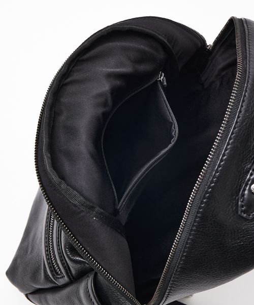 alfredoBANNISTER(アルフレッドバニスター)の「【SEEKER 別注】レザー デイパック / A4サイズ対応(バックパック/リュック・メンズ・ブラック/ネイビー・フリー)」の15枚目の写真