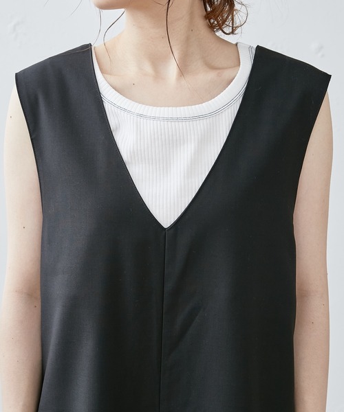 PUAL CE CIN（ピュアルセシン）の「≪セットアップ対応≫深Vネックオールインワンサロペット（サロペット/オーバーオール・レディース・ブラック/ベージュ・FREE）」の4枚目の写真