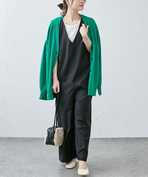 PUAL CE CIN（ピュアルセシン）の「≪セットアップ対応≫深Vネックオールインワンサロペット（サロペット/オーバーオール・レディース・ブラック/ベージュ・FREE）」の13枚目の写真