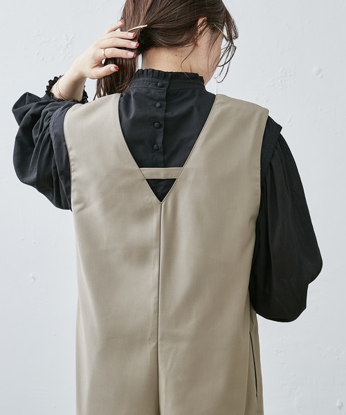 PUAL CE CIN（ピュアルセシン）の「≪セットアップ対応≫深Vネックオールインワンサロペット（サロペット/オーバーオール・レディース・ブラック/ベージュ・FREE）」の15枚目の写真