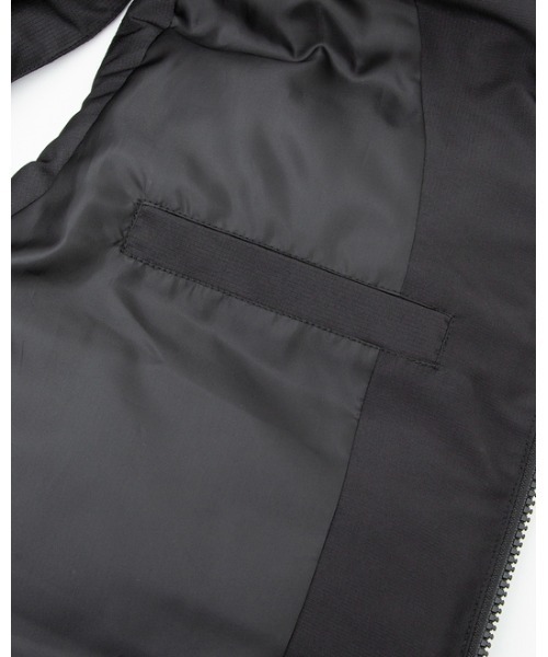 RVCA(ルーカ)の「RVCA メンズ VISOR HOODED PUFFER ジャケット【2022年秋冬モデル】/ルーカベスト(ダウンベスト・メンズ・イエロー系その他/ブラック/パープル系その他・MEDIUM/LARGE/SMALL)」の9枚目の写真
